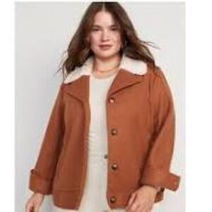 ⭐️ SALE $20 ⭐️ Old Navy NWT Soft Brushed Sherpa Teddy Pockets cuffs Jacket